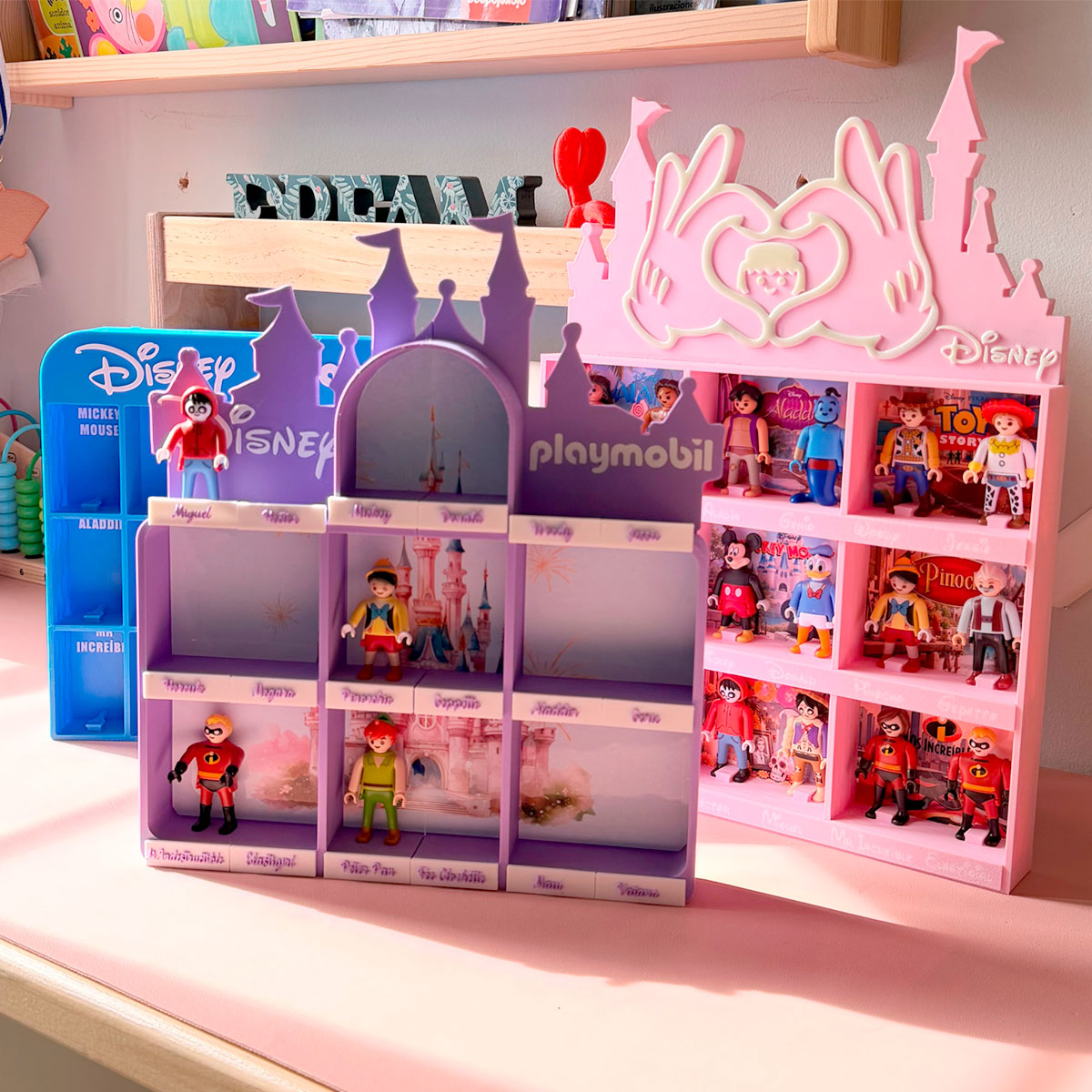 Expositor para figuras Kinder Disney Playmobil